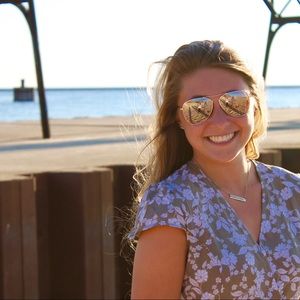 Meet your Posher, Mikaela